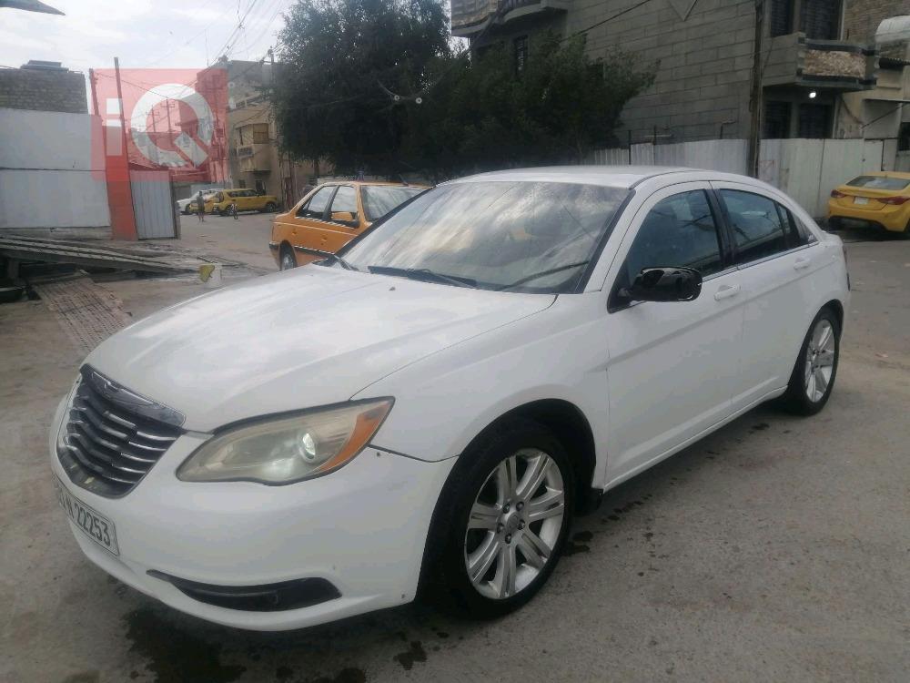 Chrysler 200
